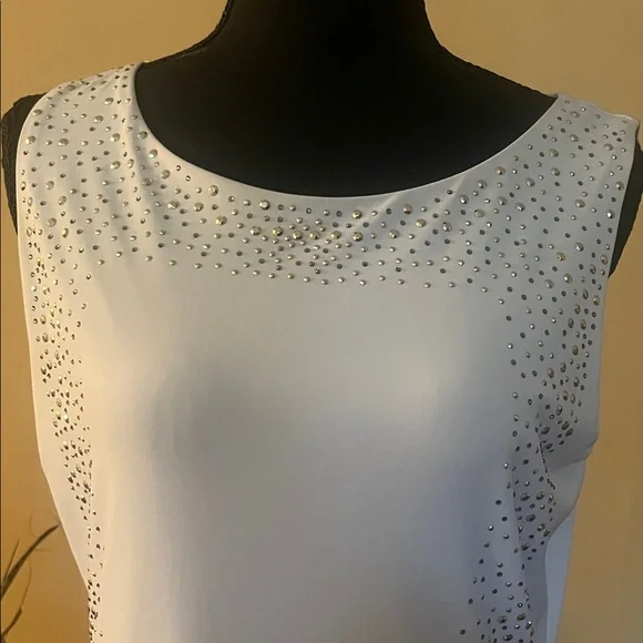 Elegant White Sleeveless studded Dress - Picture 2 of 3